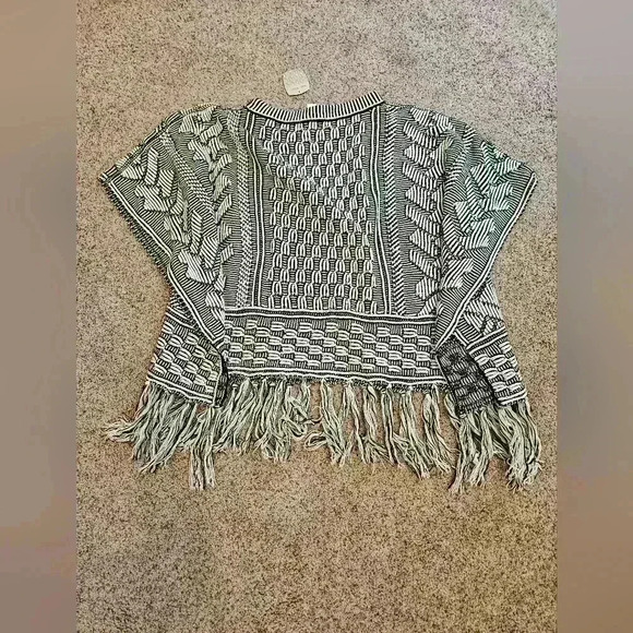 NWT World Market Women's One Size Black & Ivory Woven Knit Fringe Poncho/Cape - Picture 6 of 6